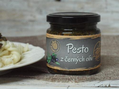 Pesto z černých oliv